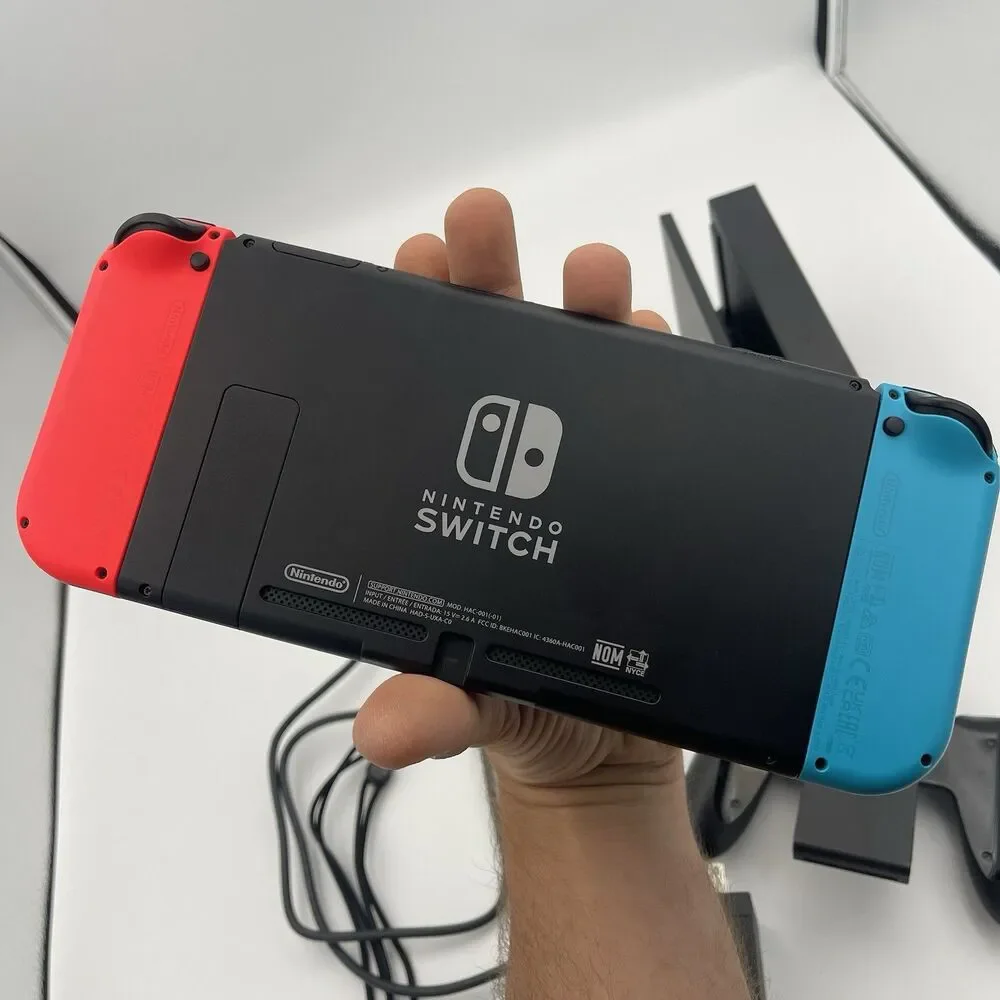 Nintendo Switch Handheld Console HAC-001(-01) - Excellent Mint Condition Bundle